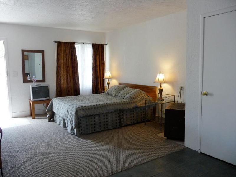 The Charles Motel And Hot Springs Spa Truth or Consequences Chambre photo